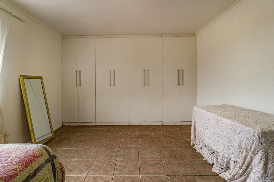 5 Bedroom Property for Sale in Bell Glen Western Cape
